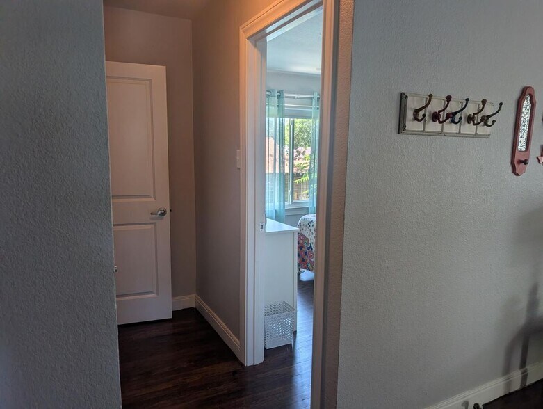 Building Photo - 4308 Avenue G