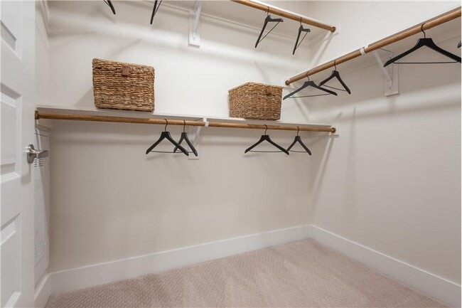 Building Photo - 3329 Oak Grove Ave