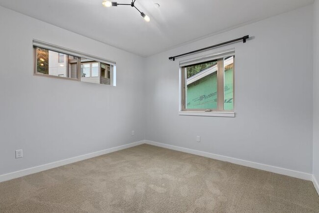 Building Photo - Stunning Air Conditioned Alki Condo Overlooking Majestic Puget Sound!