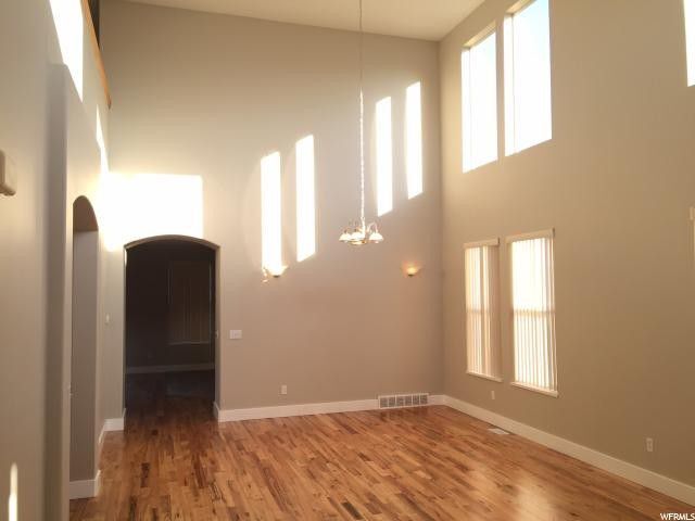 Building Photo - Beautiful 4 Bd 2.5 Bath Home in Sandy
