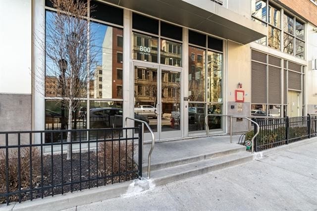 Building Photo - 800 Jackson St