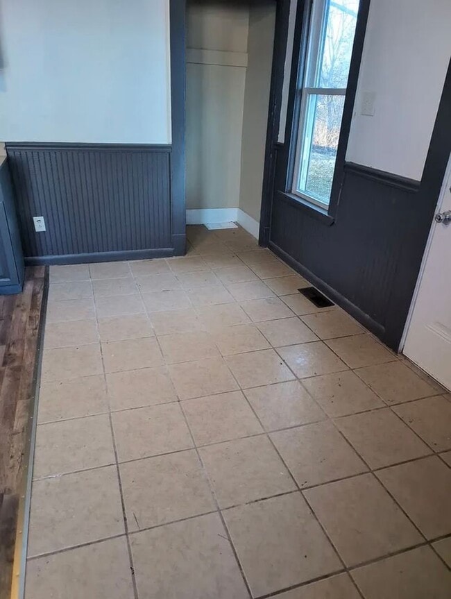 Building Photo - 2 Bdrm 1 Bath House