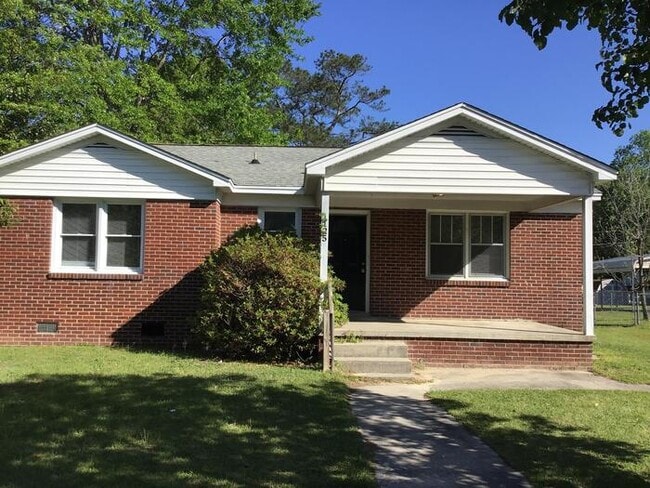Primary Photo - 1125 Castle Pinckney Rd