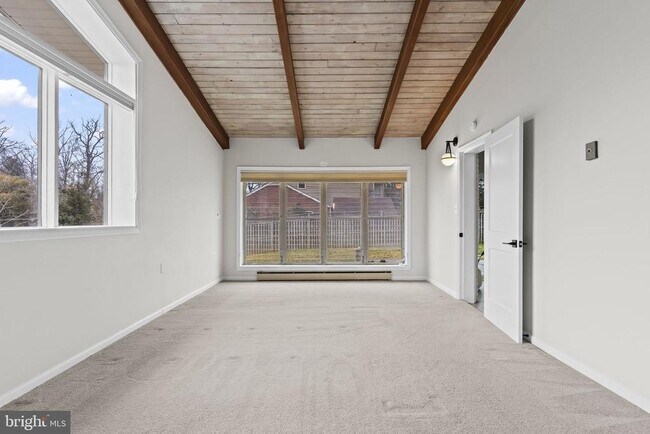 Building Photo - 7609 Woodridge Cir