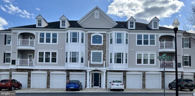 Building Photo - 903 Noah Winfield Terrace