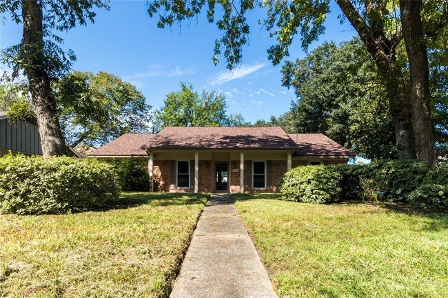 Building Photo - 5402 Sheraton Oaks Dr