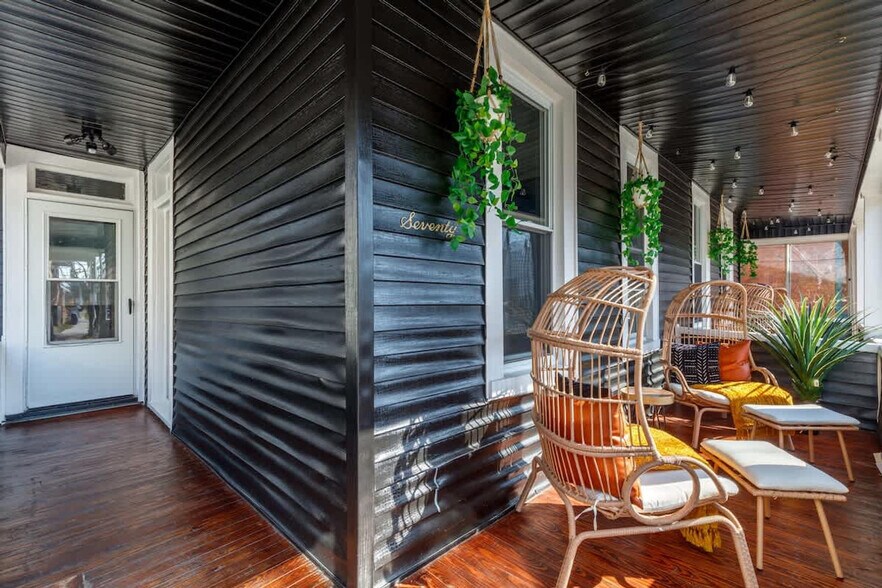 Building Photo - 70 E Prescott St