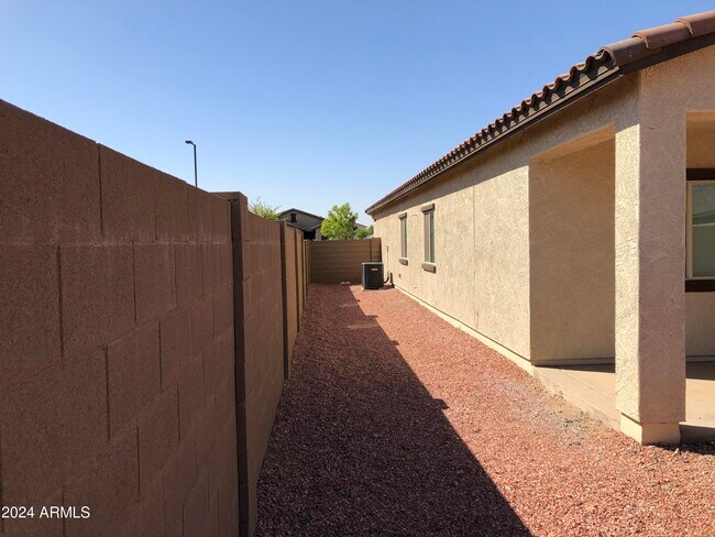 Building Photo - 21354 W Monte Vista Rd