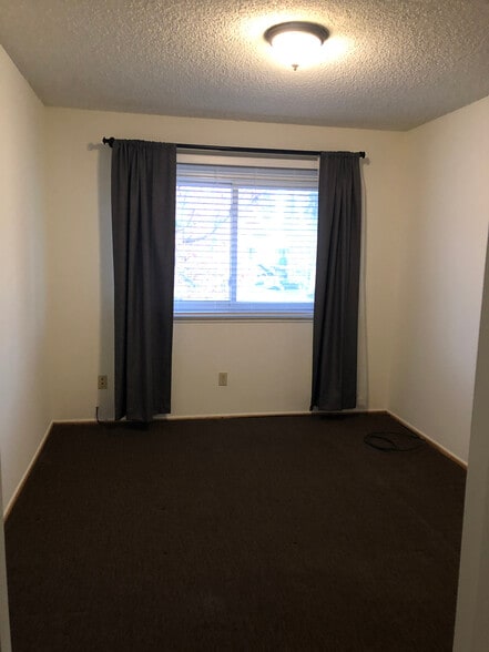 Building Photo - 1006 W Calle del Sol