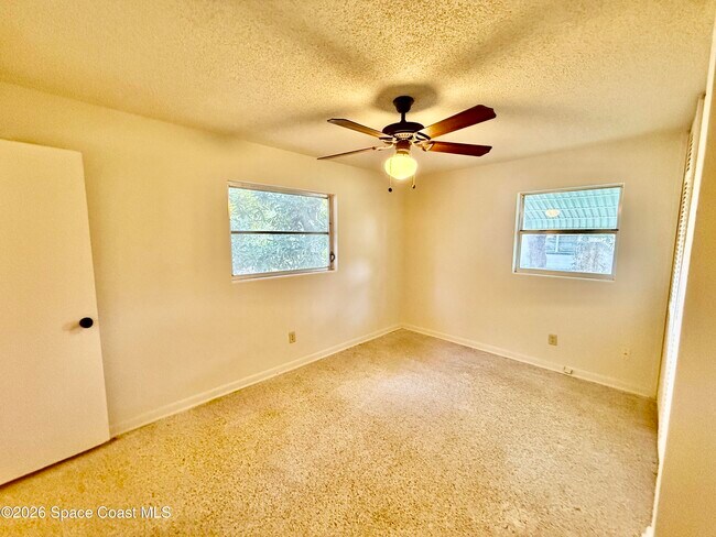 Building Photo - 1112 Northview Dr