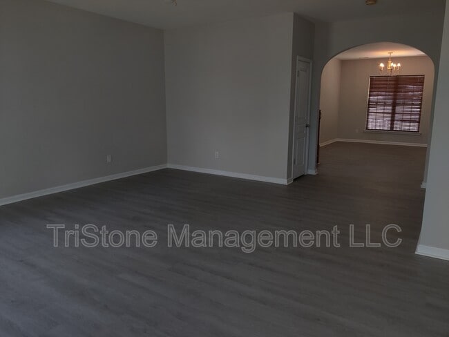 Building Photo - 2536 Carmathen Rd