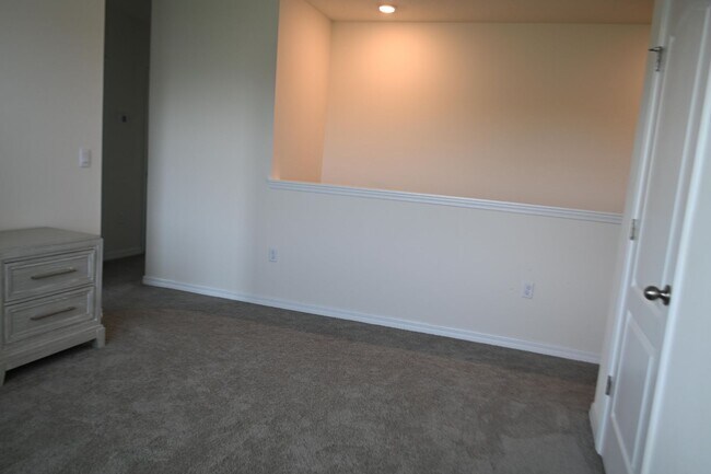 Building Photo - 1341 Middle Lk Dr