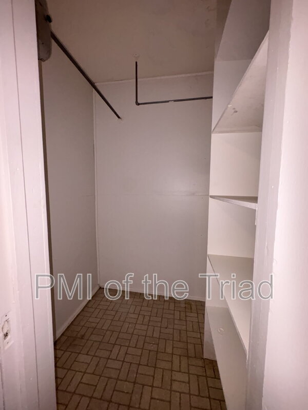 Building Photo - 1110 Adams St