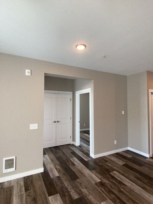 Building Photo - PRE-LEASING FOR FALL 2026!