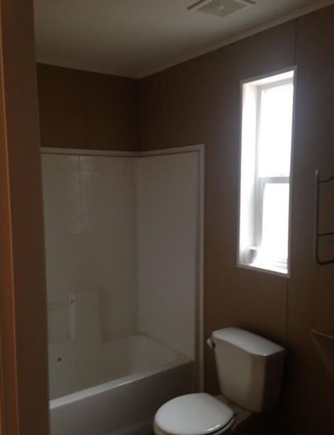 Building Photo - 3 Bed, 2 Bath Home on 1.5 wooded acres in the Dutch Hill Area