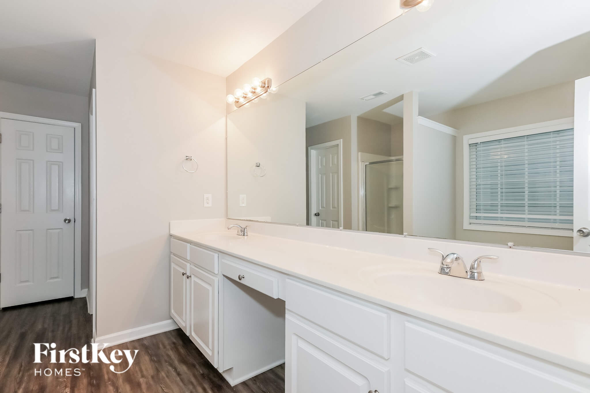 Building Photo - 9827 Jeanette Cir