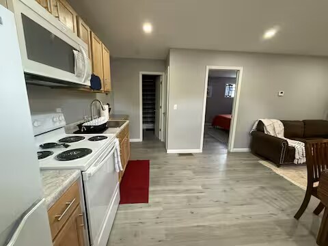 Building Photo - 438 N Park Ave