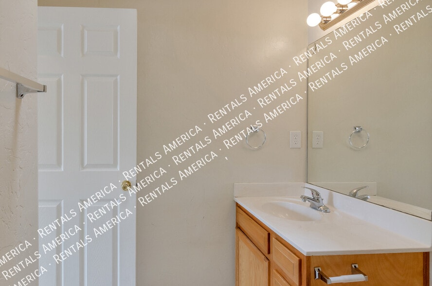 Building Photo - 7202 E Chelsie Kaye Ln