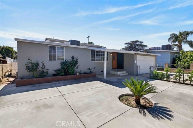 Building Photo - 7865 Cantaloupe Ave