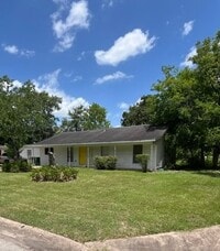 Building Photo - 7429 Yoe St