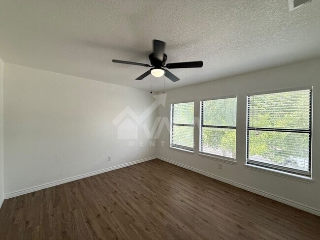 Building Photo - 817 Meadow Peak