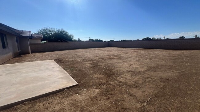 Building Photo - (APPLICATION PENDING) East Lancaster Home