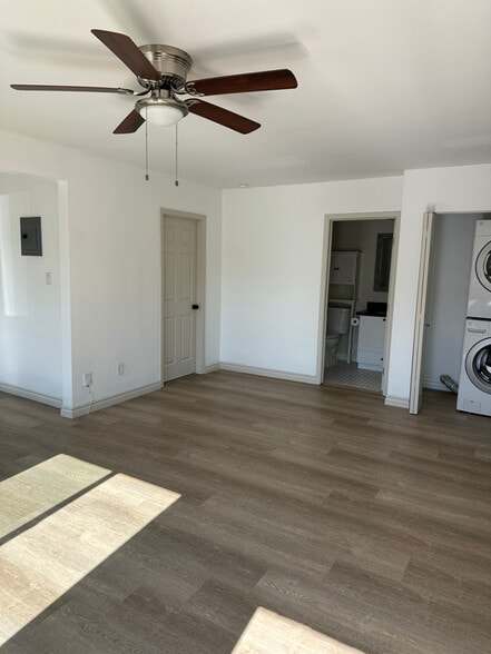 Building Photo - 1905-1907 W 74th St