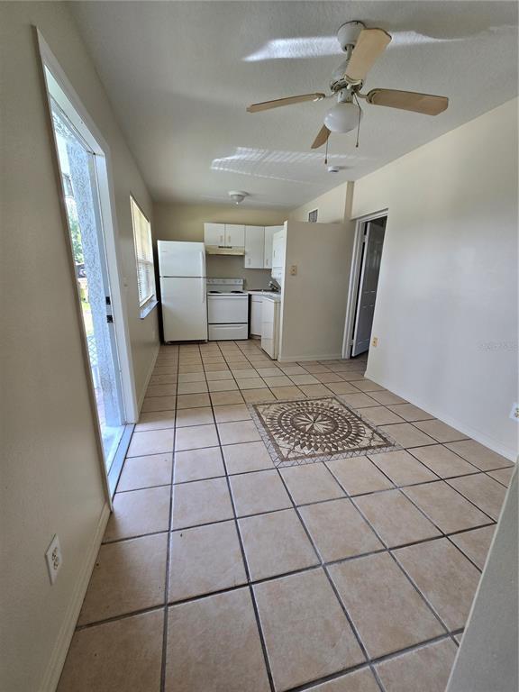 Building Photo - 2150 Barbara Dr