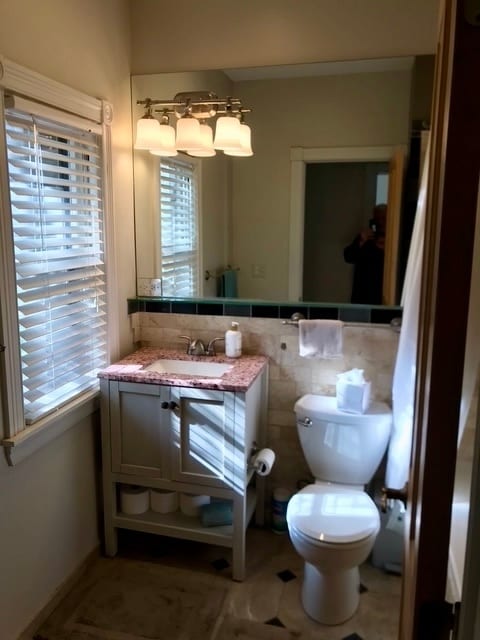 Building Photo - 1307 Washington St