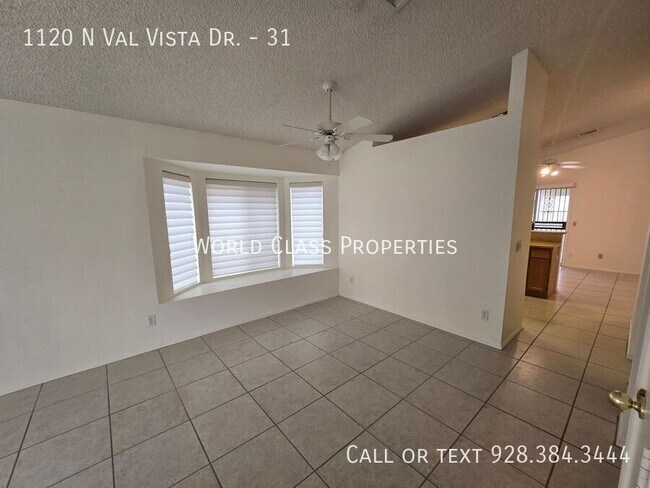 Building Photo - 1120 N Val Vista Dr