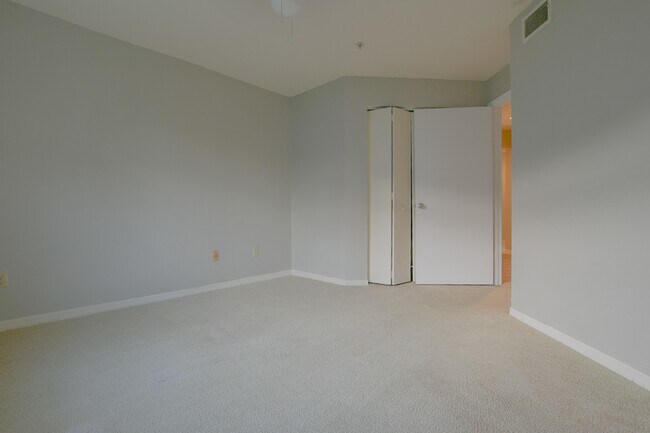 Building Photo - 7270 Westpointe Blvd