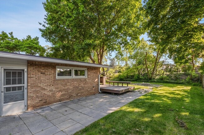 Building Photo - 4047 Ledgestone Dr