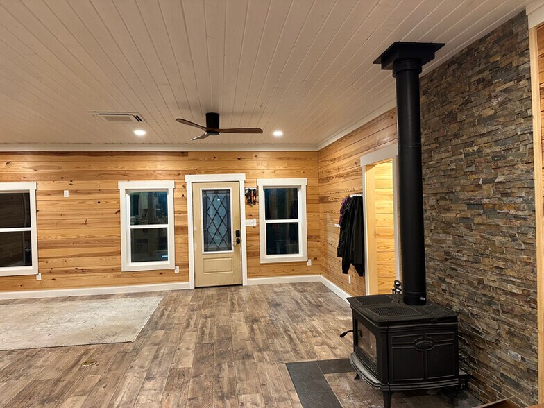 Building Photo - 1503 Cornersville Hwy