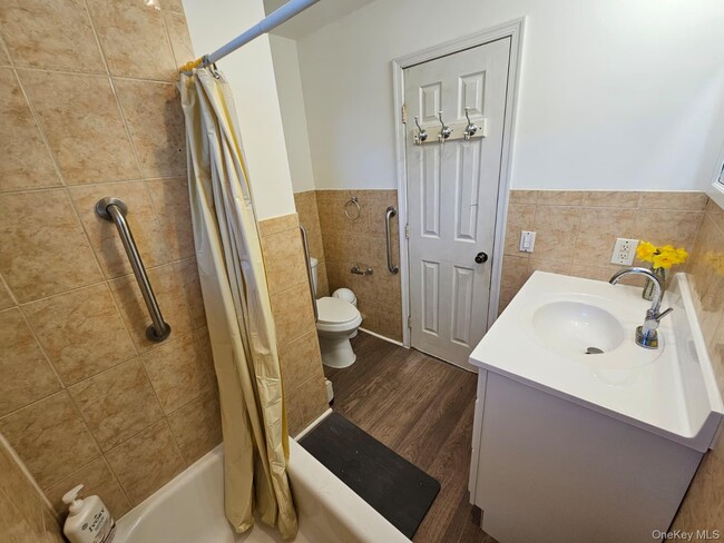 Building Photo - 56 Applegate Dr