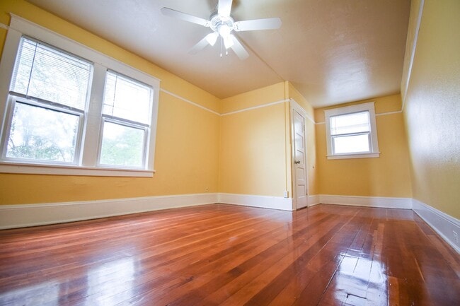 Building Photo - CLE-4637