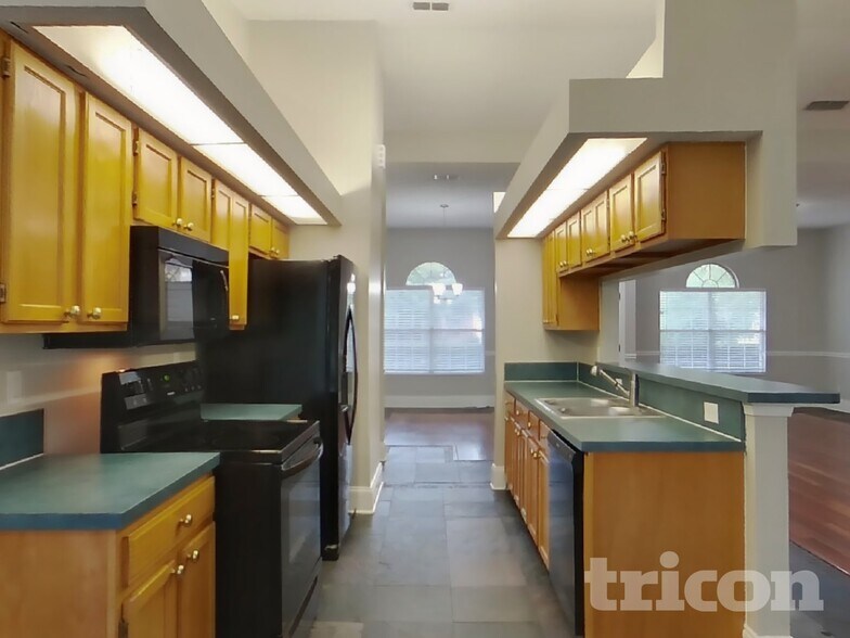 Building Photo - 477 Federal Hill Rd