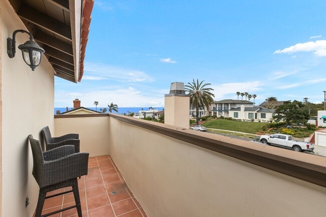 Building Photo - 4BD/2.5BA California Coastal Home with Swe...