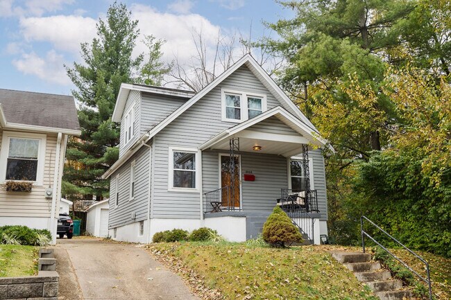 Building Photo - 3935 Oak Park Pl