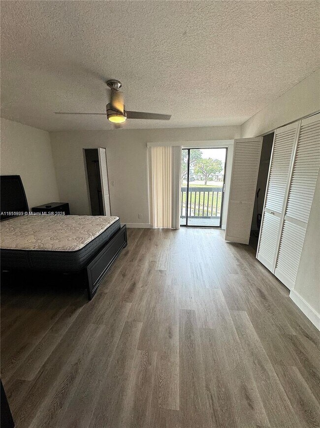 Building Photo - 4303 Inlet Cir