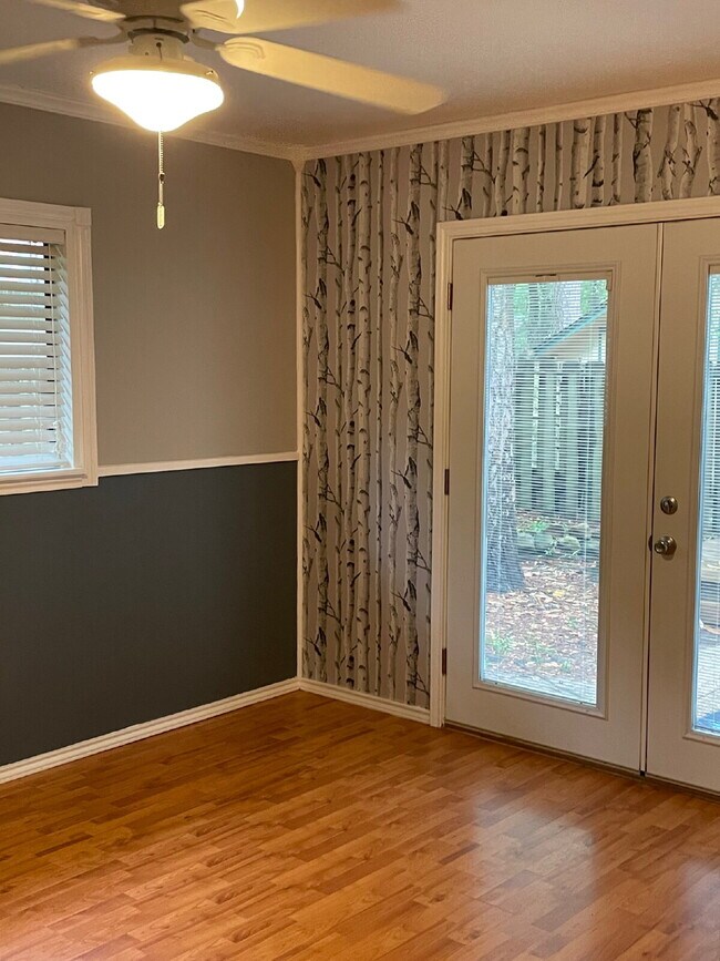 Building Photo - LOVELY ONE STORY wooded-lot home in the heart of The Woodlands.