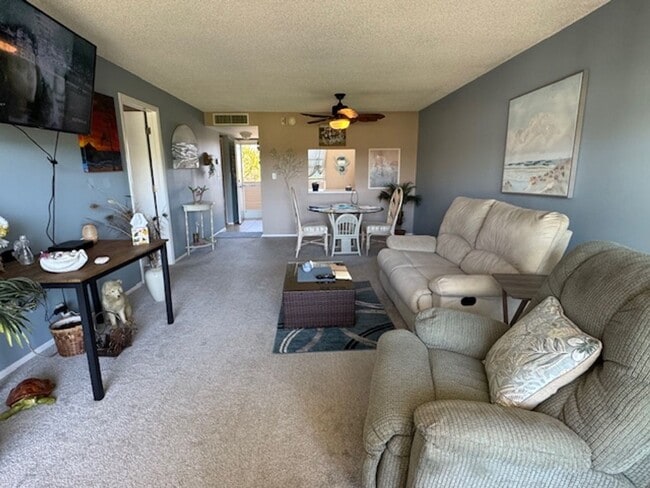 Building Photo - 1 bedroom 1 bathroom Seasonal rental in Seven Lakes