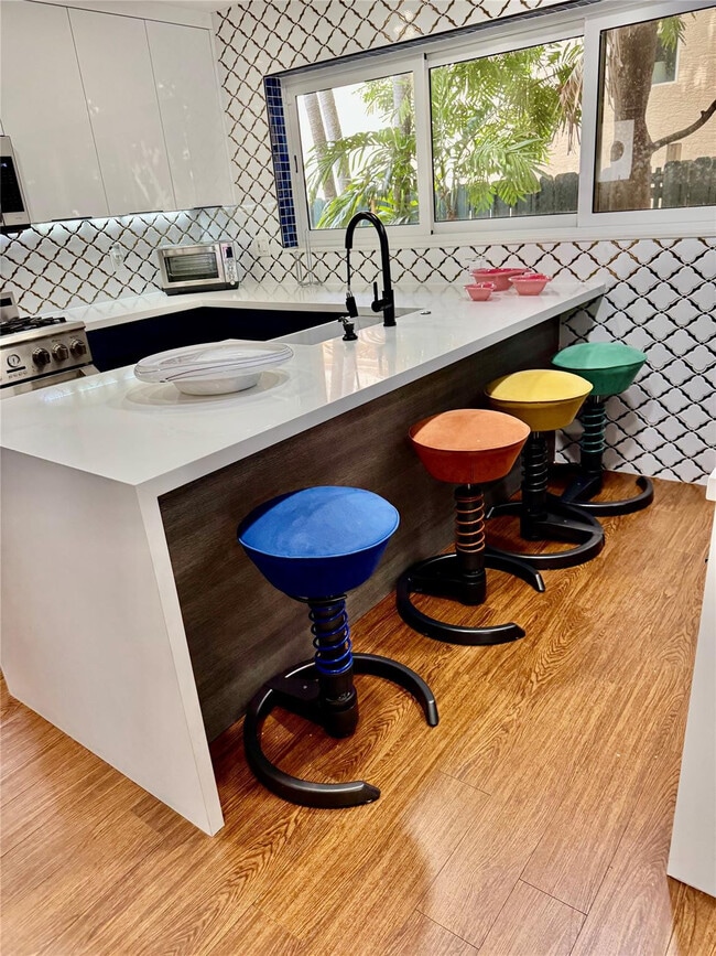 Building Photo - 2325 Barcelona Dr