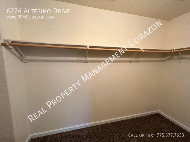 Building Photo - 6726 Altesino Dr