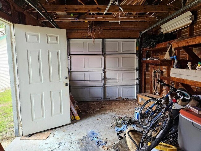 Building Photo - 102 Stubblefield Dr