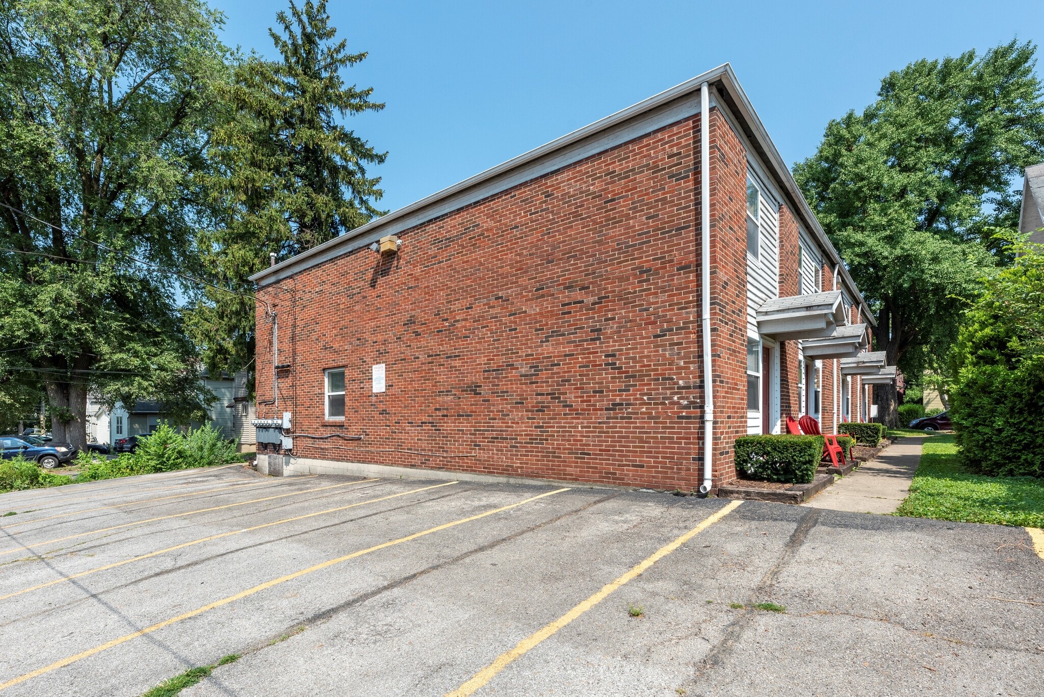 Building Photo - 75 W Norwich Ave