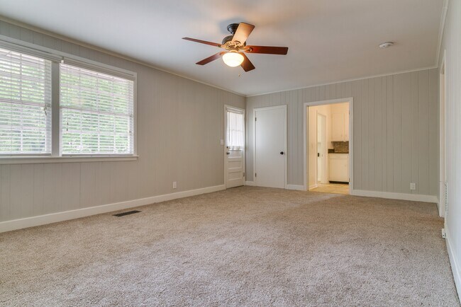 Building Photo - 946 Caldwell Ln