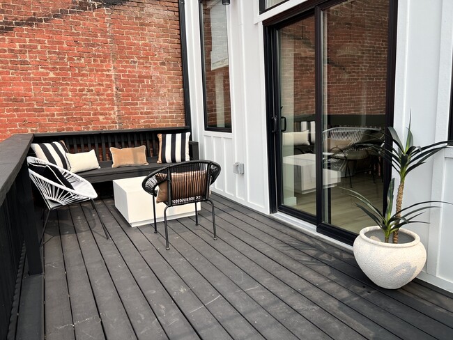 Building Photo - 4037 Penn Ave