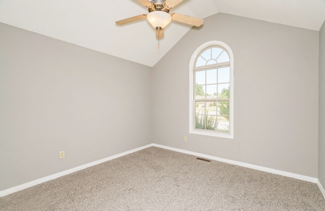 Building Photo - 4673 Oneida Dr