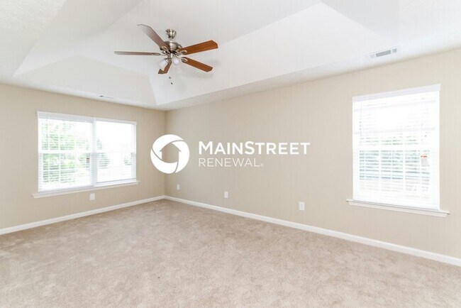 Building Photo - 4 Bedroom Pet-Friendly Home in Hampton, GA with Main Street Renewal