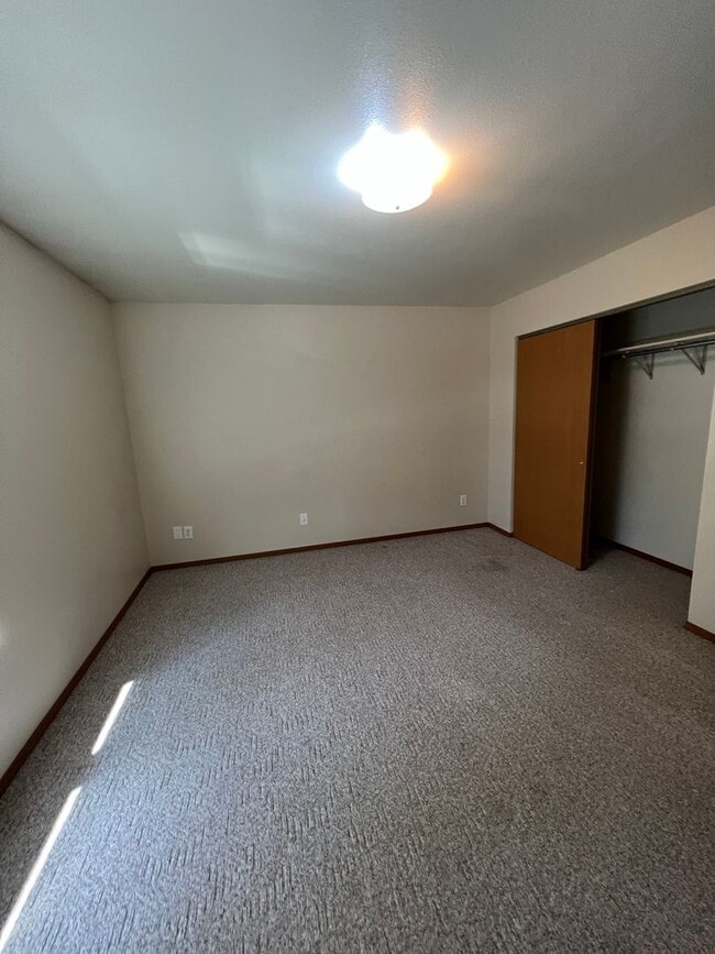 Building Photo - Non-Refundable & Security Deposit Total: $...